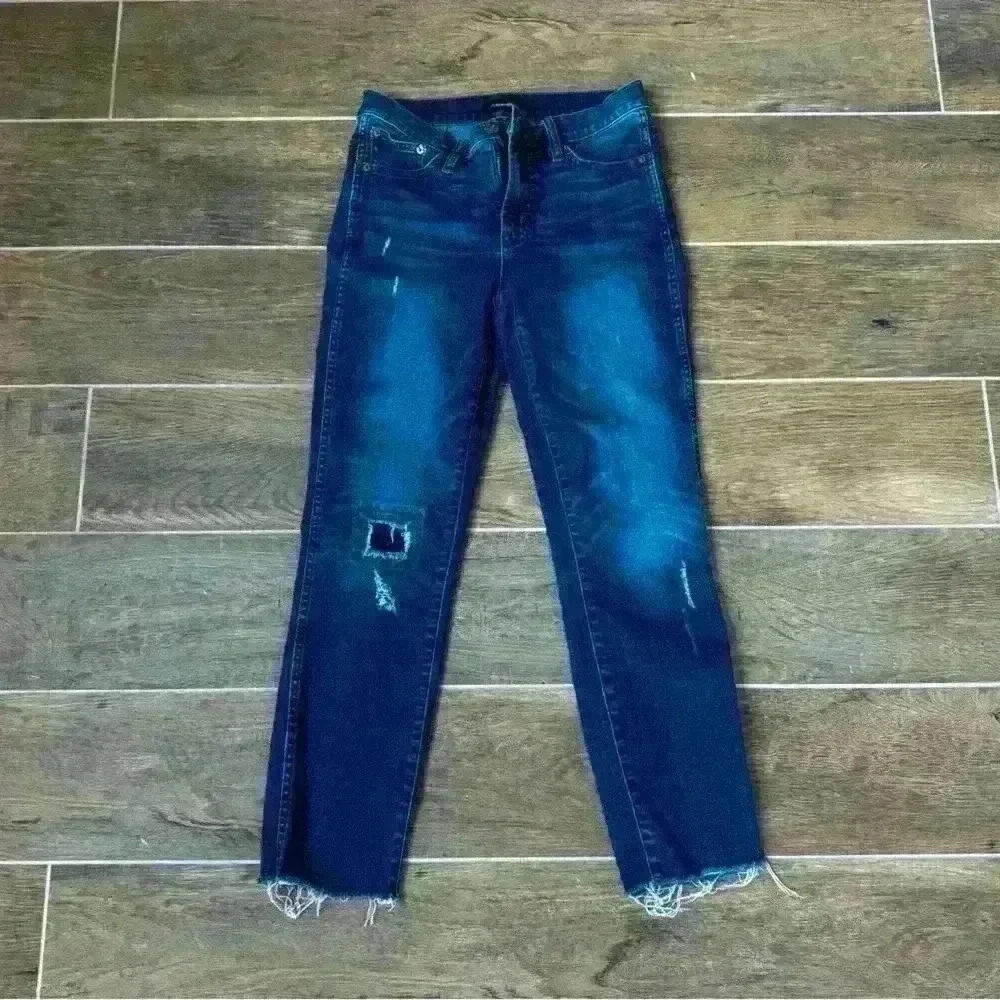 I. Crew Straight Jeans 26 Stretch Ankle Medium Wash Denim Distressed
